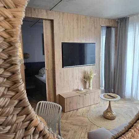 Port Klimatyczny Z Basenem, Jacuzzi, Sauna I Klimatyzacja- Admus Apartman *