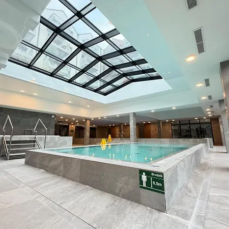 Port Klimatyczny Z Basenem, Jacuzzi, Sauna I Klimatyzacja- Admus